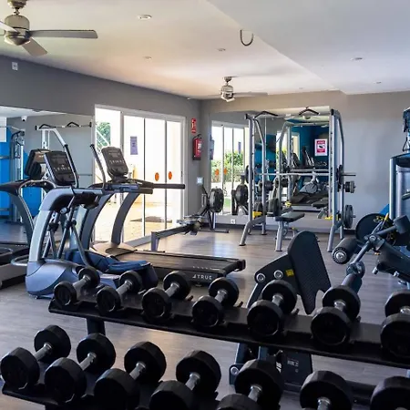 Beachfront Spacious 4-bed Apartment, Granados