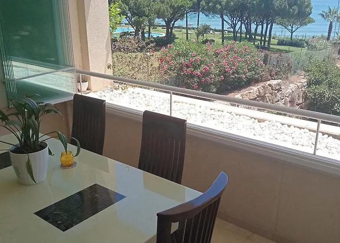 Appartement Beachfront Spacious 4-bed Apartment, Granados *