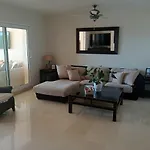 Apartmán Beachfront Spacious 4-bed Apartment, Granados Marbella