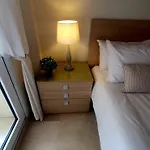 Apartmán Beachfront Spacious 4-bed Apartment, Granados *