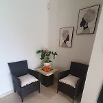 Beachfront Spacious 4-bed Apartment, Granados Apartmán Marbella