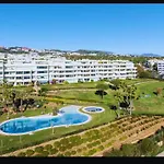 Beachfront Spacious 4-bed Apartment, Granados * Marbella