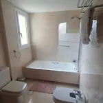 Beachfront Spacious 4-bed Apartment, Granados