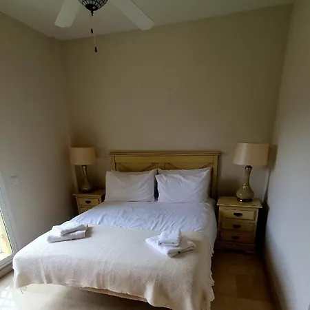 Apartmán Beachfront Spacious 4-bed Apartment, Granados