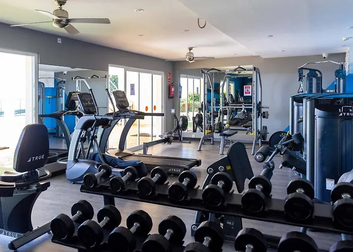 Beachfront Spacious 4-bed Apartment, Granados