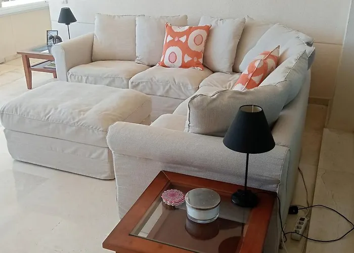 Beachfront Spacious 4-bed Apartment, Granados Apartmán Marbella