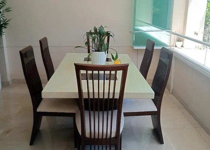 Beachfront Spacious 4-bed Apartment, Granados * Marbella